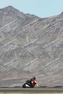 media/Nov-16-2025-Race Pace (Sun) [[8c5fa54630]]/Non Verified Riders (1st 20 Minutes)/2-Turn 10 (1010am)/